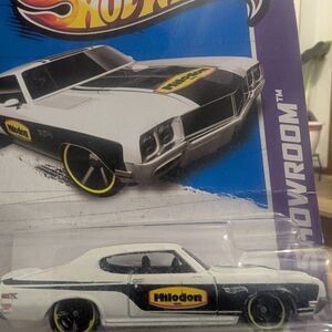 Hot Wheels White and Black Die-Cast Cars..msg For Indivudual Pricing